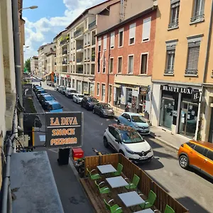 T2 Tout Neuf Au Coeur Des Commerces De Montchat Appartement